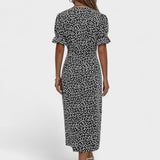 Amélia – Vestido que respira verão