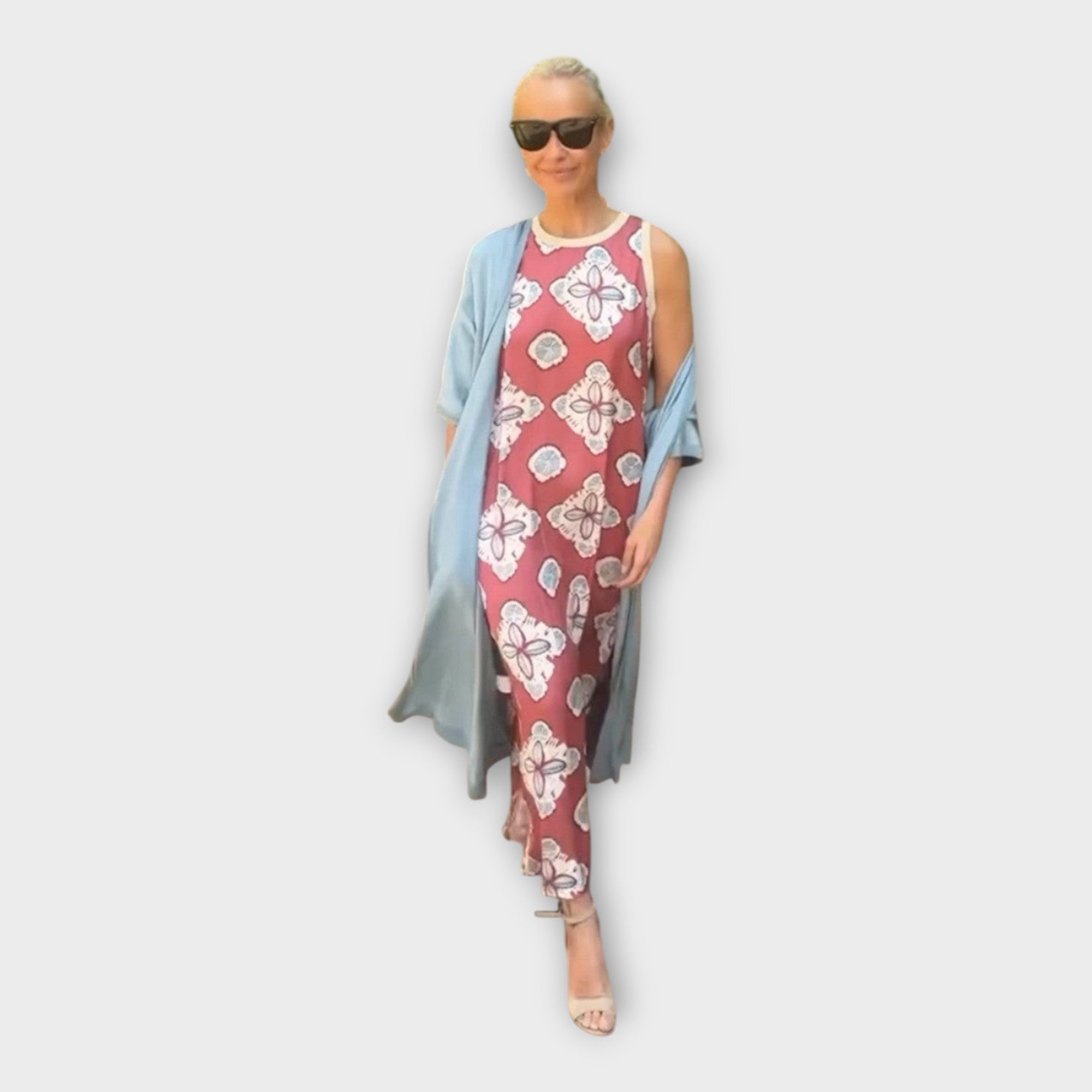 Vestido comprido com estampados geométricos e florais