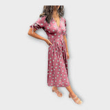 Vestido elegante com padrão moderno e elegância intemporal