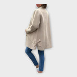 Casaco Longo com Linha Clássica e Botões