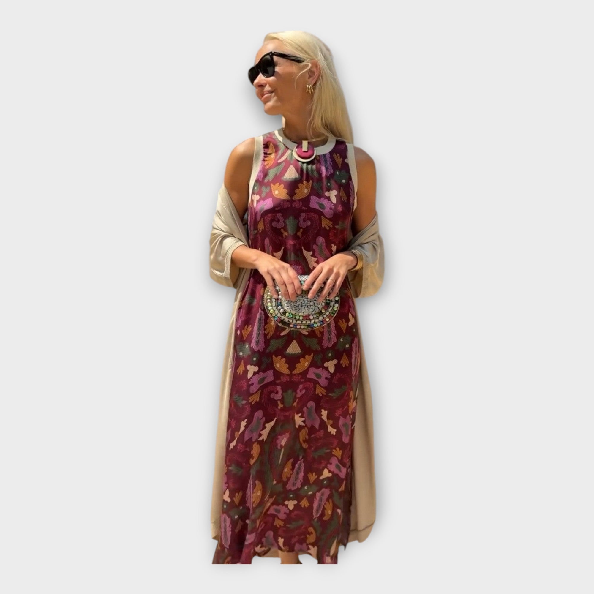 Vestido comprido com estampa moderna