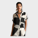 Vestido comprido elegante com design moderno e elegância intemporal