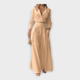 Conjunto com elegância intemporal e estética minimalista