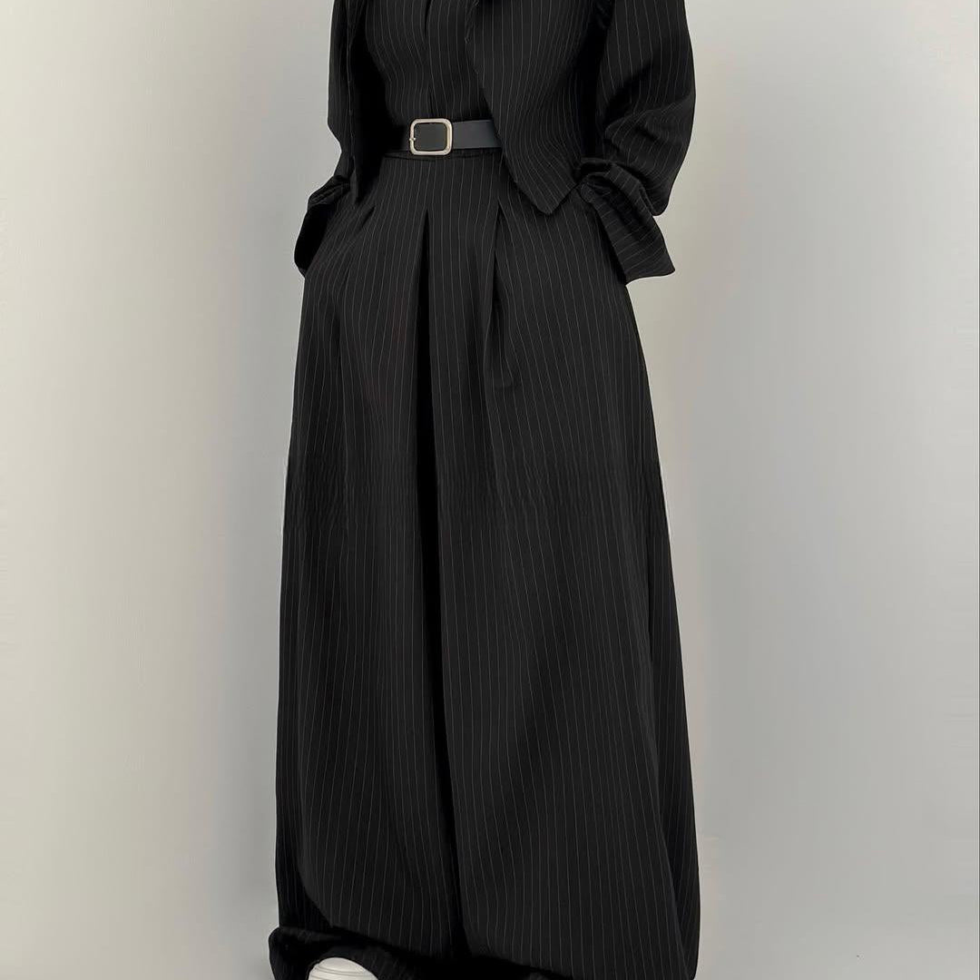 Lina - Conjunto bustiê e casaco