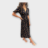 Vestido elegante com padrão moderno e elegância intemporal