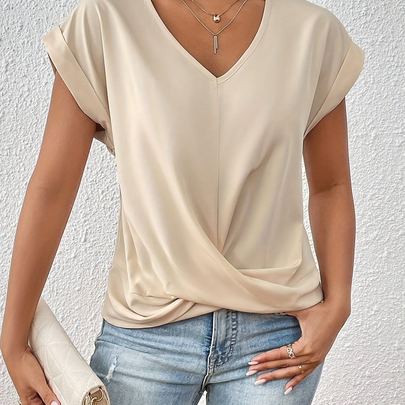 Maia – Blusa com decote em V e frente torcida
