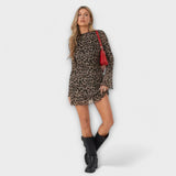 Júlia - Vestido de rede com padrão leopardo e mangas flare