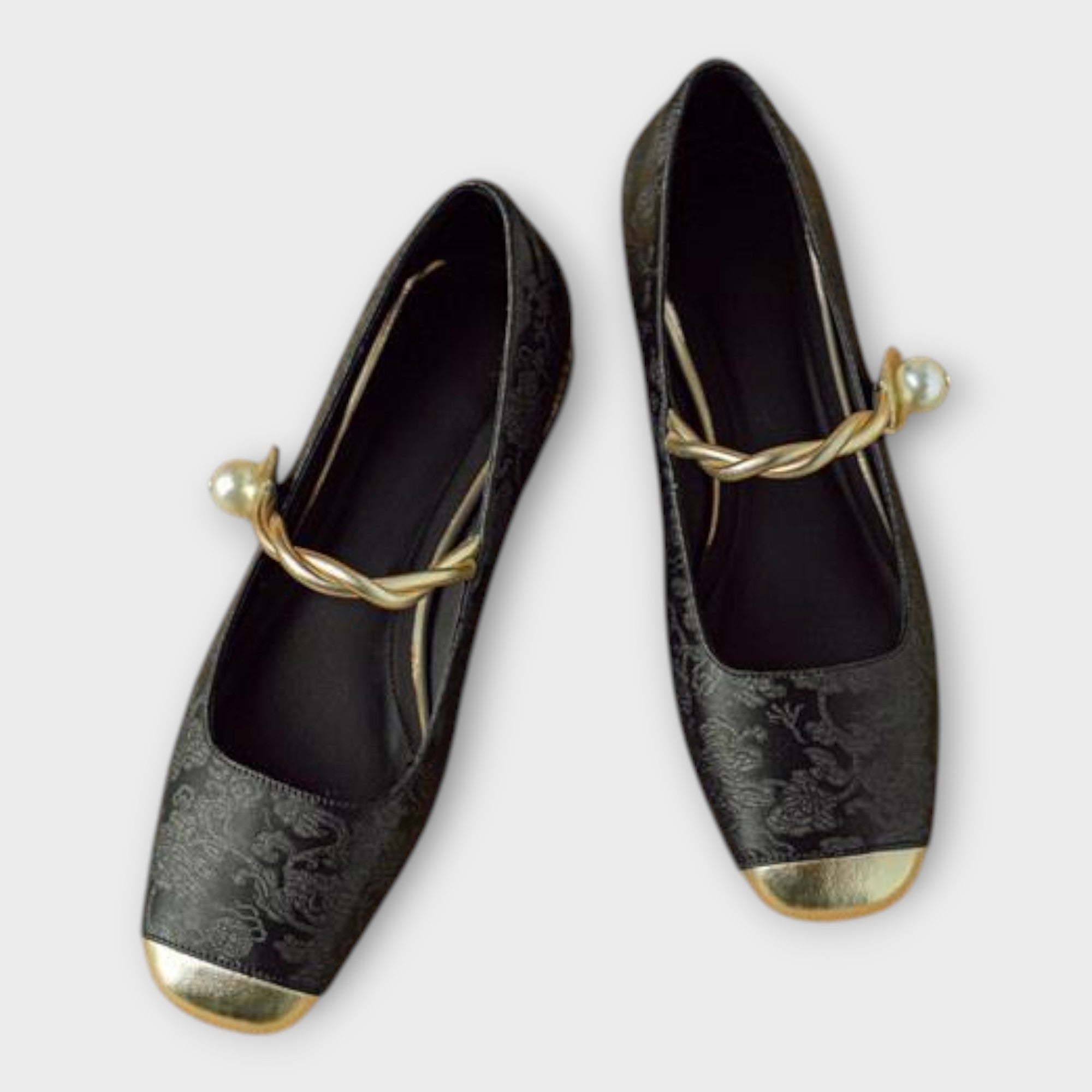 Tainara - Bailarinas elegantes com detalhes sofisticados