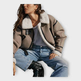 Casaco de cabedal com forro e cinto