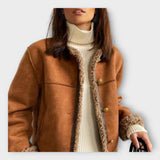 Elegante casaco de cabedal com forro quente e estilo intemporal